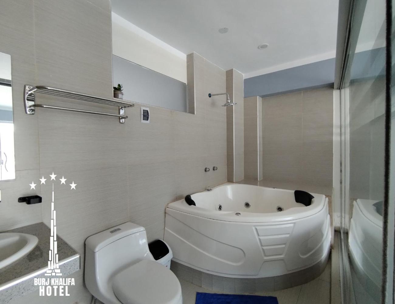 Hotel Burj Khalifa Quillabamba エクステリア 写真